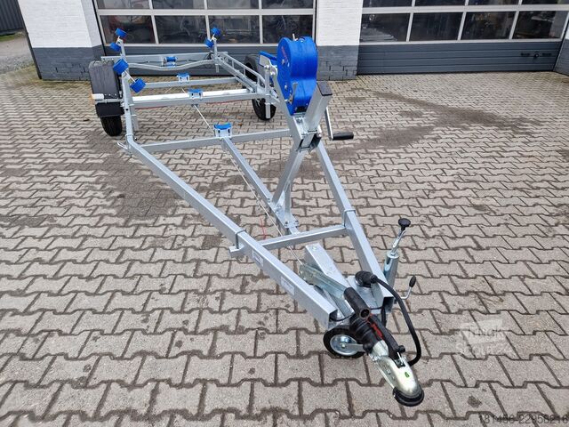 Csónakutánfutó trailershop Bootanhänger direkt 1300kg GN231  Neptun
