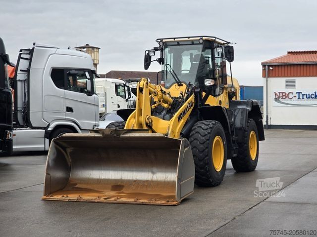 Radlader KOMATSU WA 200 * WENIG BELASTET * TOP * NEUE REIFEN