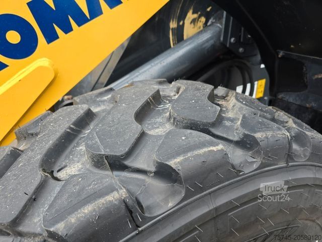 Radlader KOMATSU WA 200 * WENIG BELASTET * TOP * NEUE REIFEN