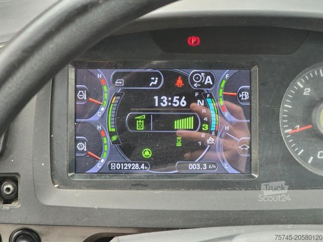 Radlader KOMATSU WA 200 * WENIG BELASTET * TOP * NEUE REIFEN