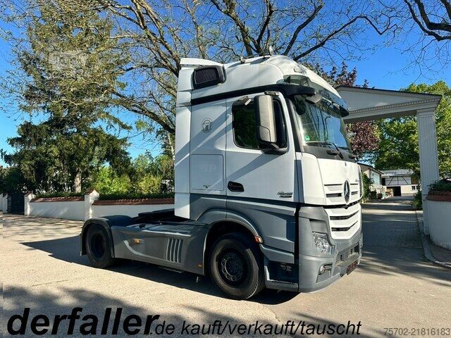 فان Mercedes-Benz Actros 1845 Sattelzugmaschine