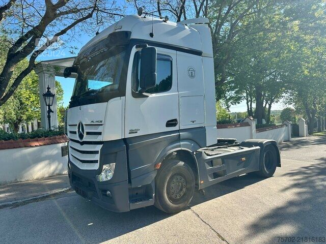 فان Mercedes-Benz Actros 1845 Sattelzugmaschine