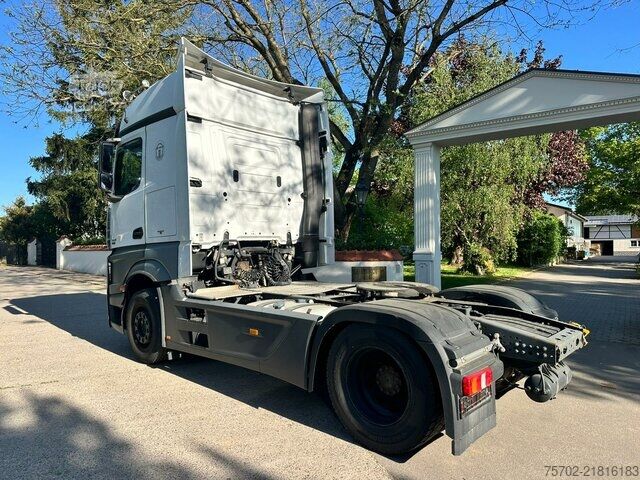 فان Mercedes-Benz Actros 1845 Sattelzugmaschine