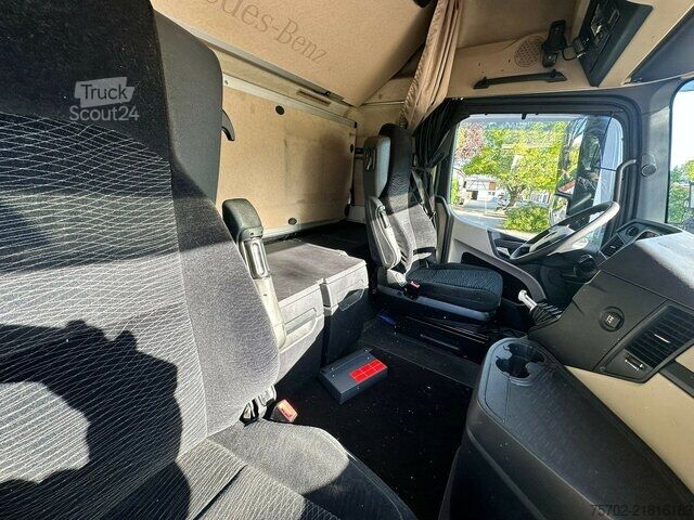 فان Mercedes-Benz Actros 1845 Sattelzugmaschine