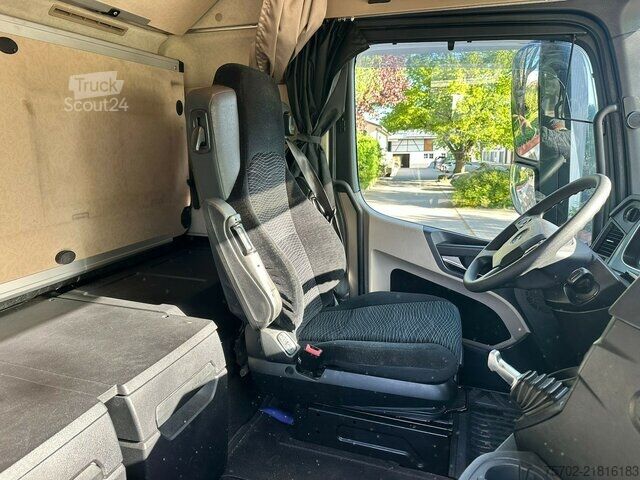 فان Mercedes-Benz Actros 1845 Sattelzugmaschine