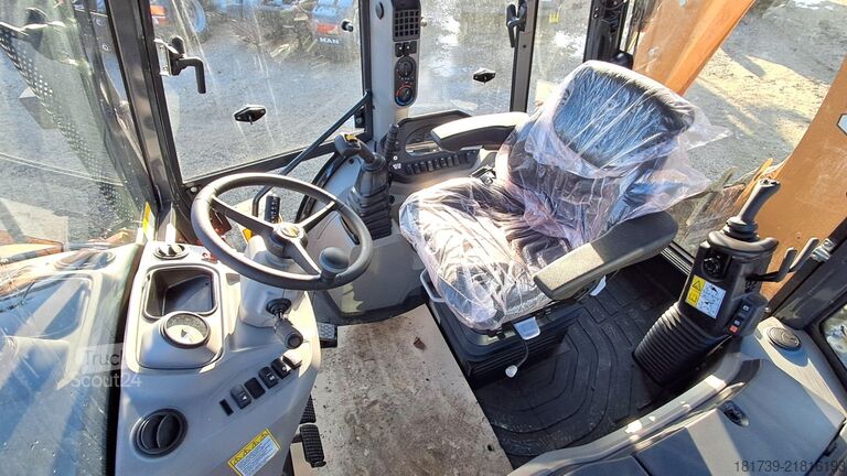 Chargeuse-pelleteuse Case 695SV backhoe loader / 0 MTH! / joystick