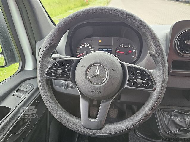 Stationvogn med højt tag MERCEDES-BENZ SPRINTER 317 L2H2 RWD 360 Camera