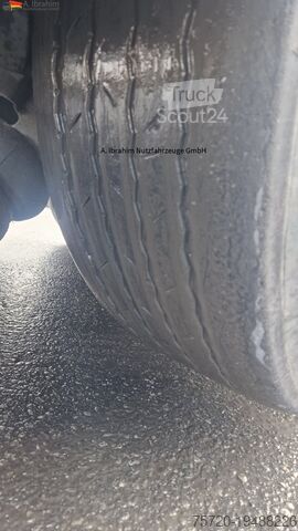 Auflieger mit Walkingfloor Schmitz SW 24 Schubboden, Liftachse,Ersatzradhalterung Kabelfernbedienung, Trichter