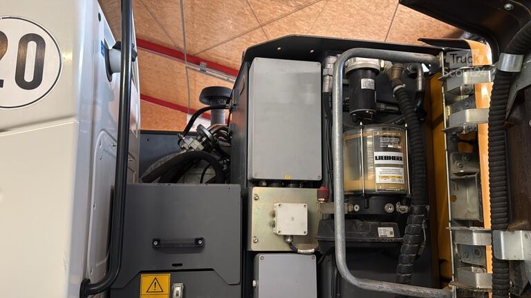 Kompakt Liebherr A918 Compact