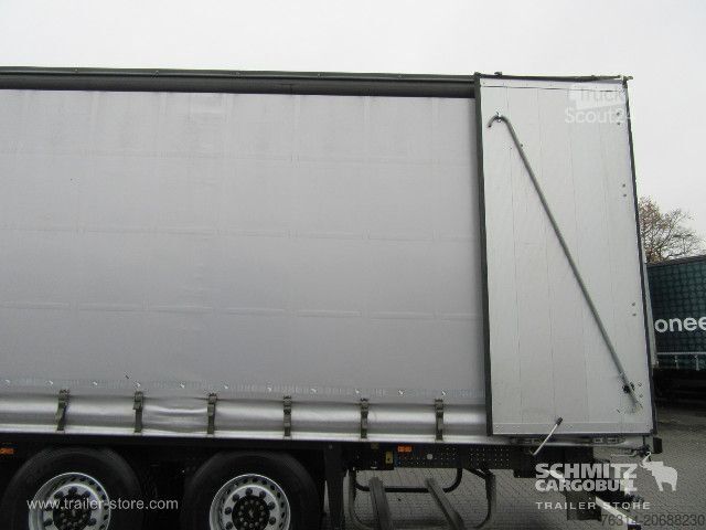 Avoin puoliperävaunu pressulla Schmitz Cargobull Curtainsider Standard Getränke