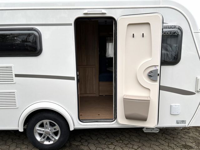 Caravana HYMER/ERIBA Eriba Feeling 425 1.600 kg, Schlafdach, Combi 4E