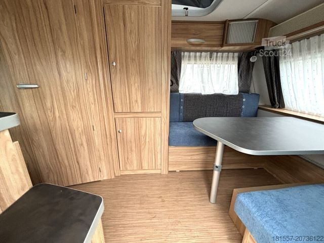Caravana HYMER/ERIBA Eriba Feeling 425 1.600 kg, Schlafdach, Combi 4E