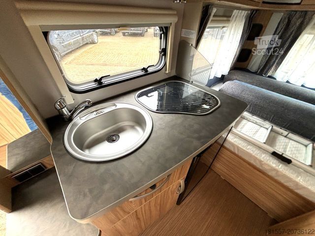 Caravana HYMER/ERIBA Eriba Feeling 425 1.600 kg, Schlafdach, Combi 4E