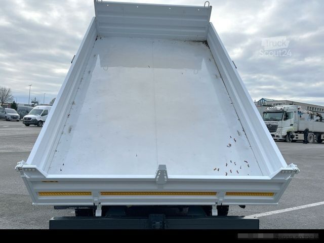 Třístranná sklápěcí dodávka MERCEDES-BENZ Atego 818 K 4x2 3-S.-Kipper+Klima+2xAHK+2200 km!