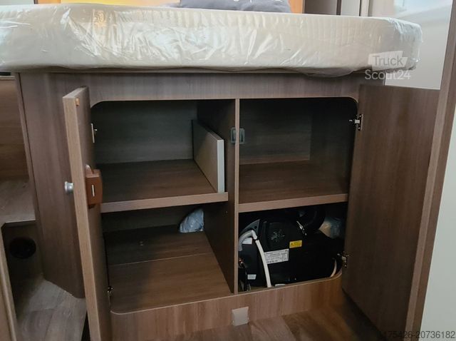 Ημιενσωματωμένο αυτοκινούμενο τροχόσπιτο CARADO V 339 *Queensbett*pro+ Paket*Fußbodenerwärmung*