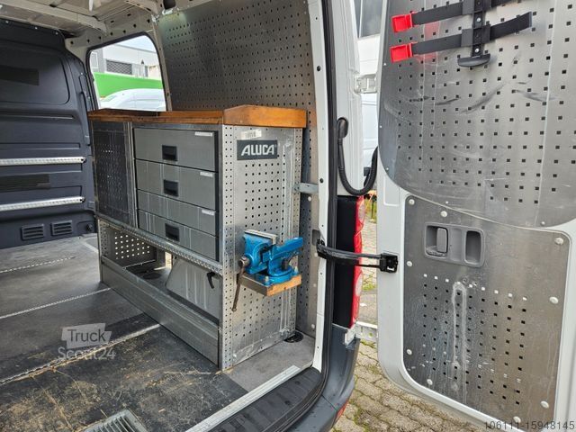 Fourgon à panneaux VOLKSWAGEN Crafter 35 2,0Tdi 100KW KurzL1H1/BOTT/Zusatzheiz