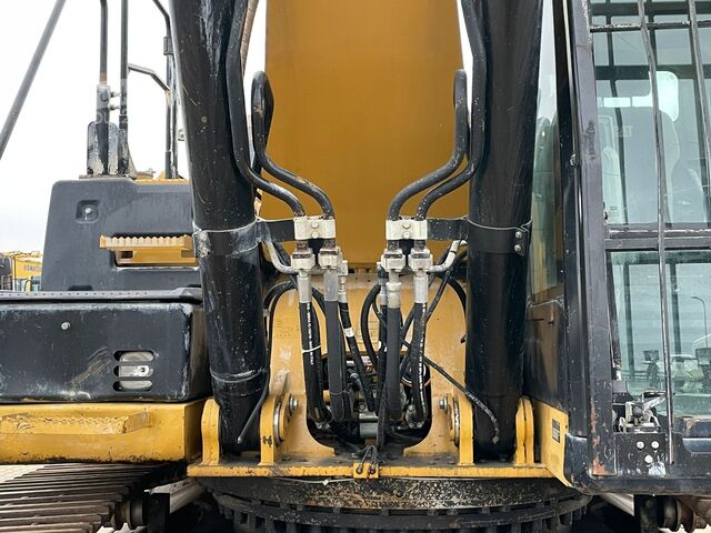 Crawler excavator Caterpillar 336EL