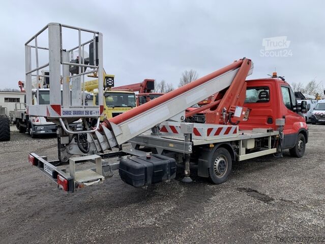 Furgone chiuso Iveco Daily Multitel MT222 - 22m, 200kg