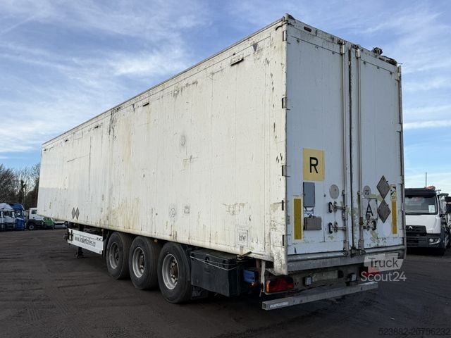 Auflieger mit Walkingfloor KRAKER CF200 90 m³*ALCOA*