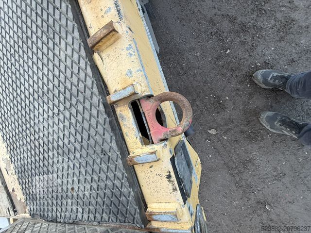 Prikolica z nizko platformo SCHWARZMÜLLER hydr. Rampen*verbreiterbar*Rungen*SAF*9m*