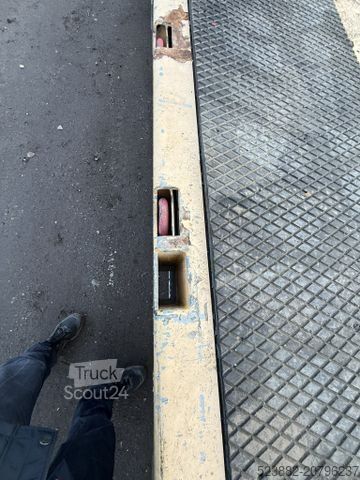 Prikolica z nizko platformo SCHWARZMÜLLER hydr. Rampen*verbreiterbar*Rungen*SAF*9m*