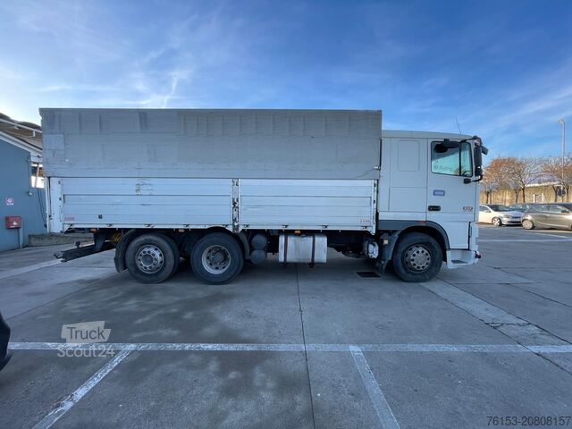 Camion cu platformă și prelată DAF XF 95-430