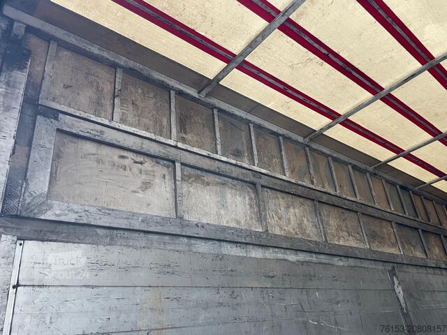 Camion cu platformă și prelată DAF XF 95-430