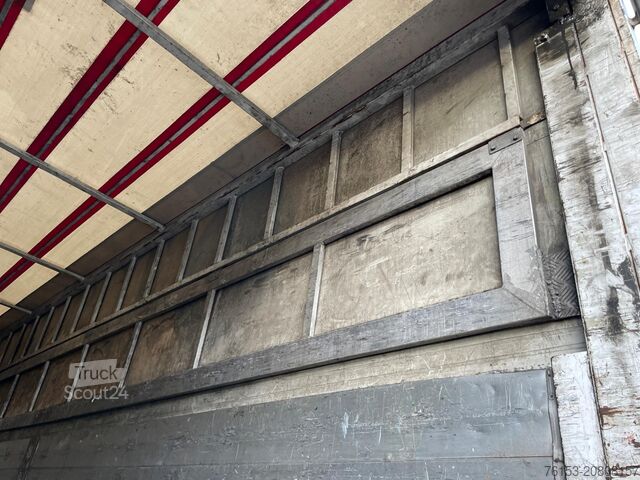 Camion cu platformă și prelată DAF XF 95-430