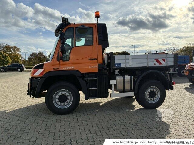 Mezőgazdasági gép Mercedes-Benz Unimog U 423 4X4 3000