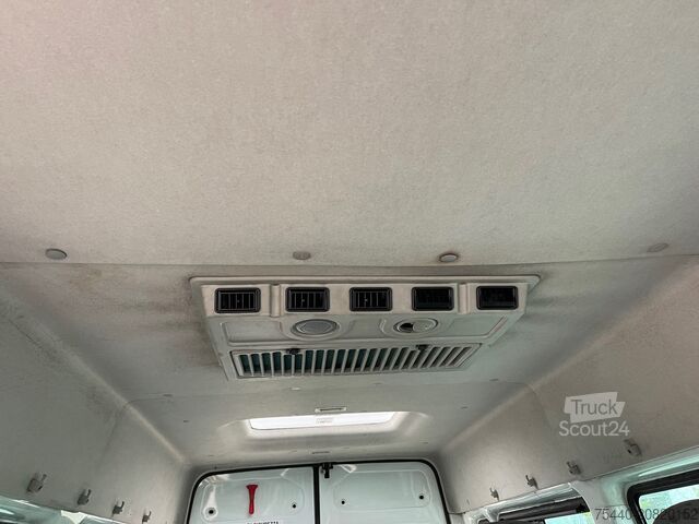 Kleinbus Ford Transit Minibus 2.4 - Dach-Klima - 17er