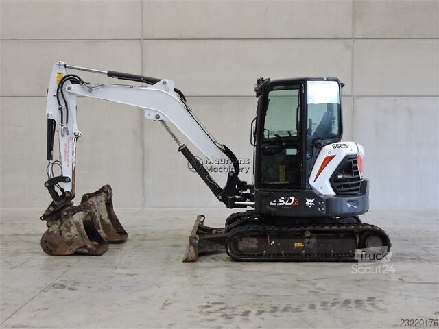 Bobcat E50 με 3 κάδους εκσκαφέα Bobcat E50 3 Buckets