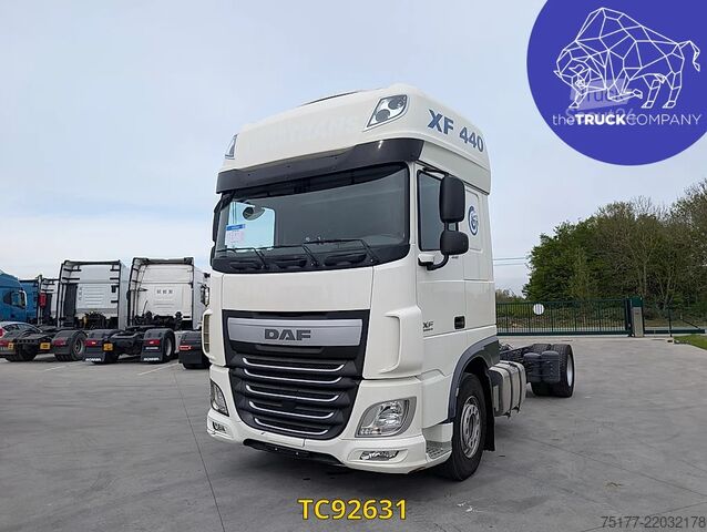 Шасси с кабиной DAF XF 450