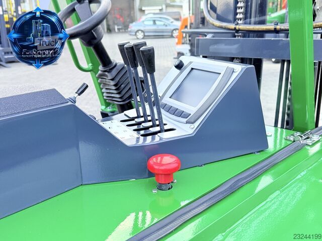 Wózek widłowy czterokierunkowy Combilift CBE3000 TRIPLEX 6000 POSITIONER