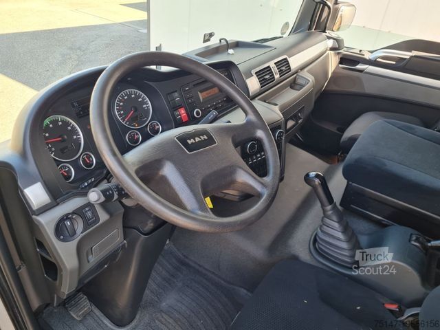Фургон-бокс MAN TGL 8.220 4x2 BL 3-Sitzer Klima Möbelkoffer