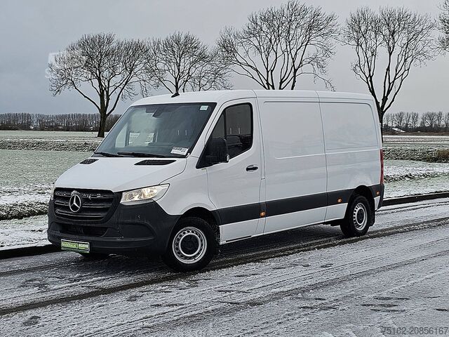 High-roof van MERCEDES-BENZ SPRINTER 214 L2H1 Mbux Euro6 AC!