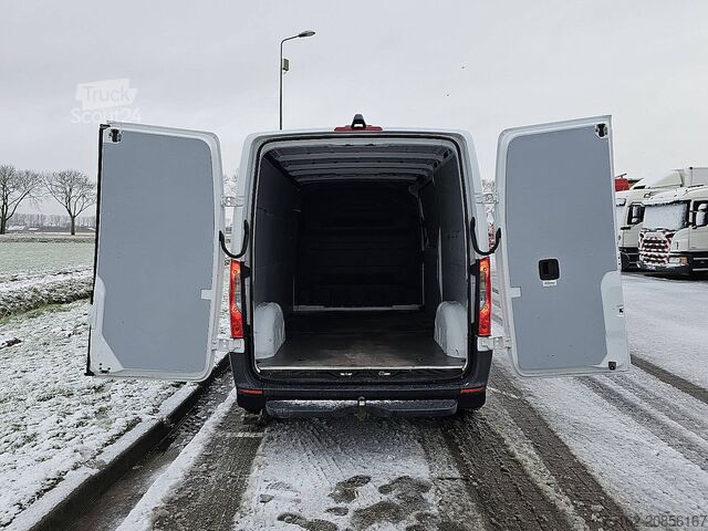 High-roof van MERCEDES-BENZ SPRINTER 214 L2H1 Mbux Euro6 AC!