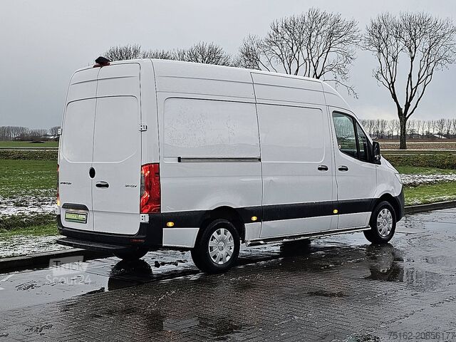 High-roof van MERCEDES-BENZ SPRINTER 311 CDI 37 L2H2