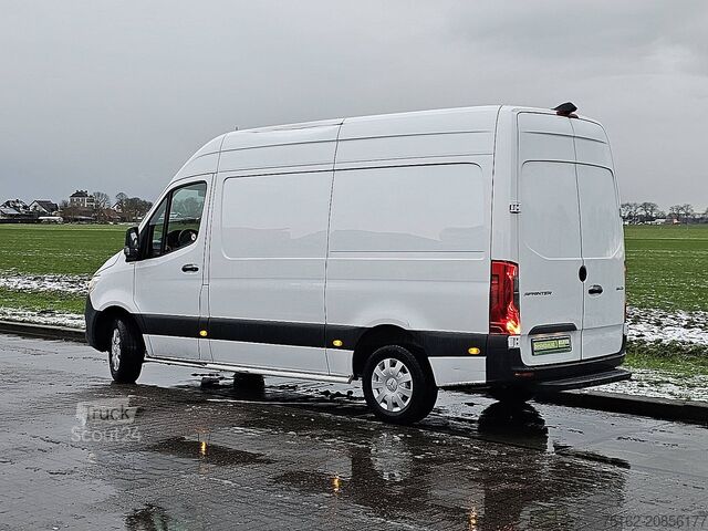 High-roof van MERCEDES-BENZ SPRINTER 311 CDI 37 L2H2
