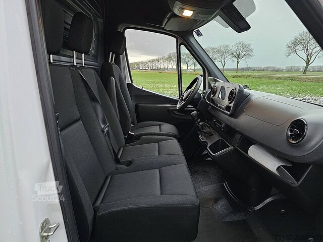 High-roof van MERCEDES-BENZ SPRINTER 311 CDI 37 L2H2