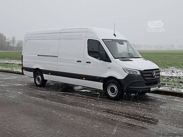 High-roof van MERCEDES-BENZ ESPRINTER L3H2 320 81 kWh LED!