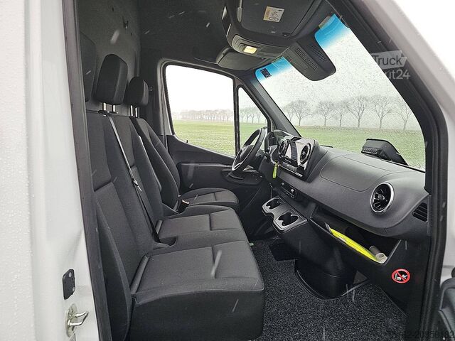High-roof van MERCEDES-BENZ ESPRINTER L3H2 320 81 kWh LED!