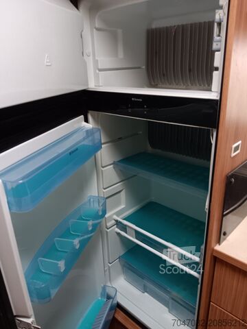 Félintegrált lakóautó Bürstner Ixeo