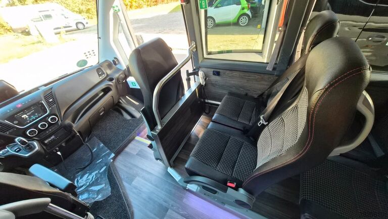 Minibuss IVECO 2x Daily 70 Lagerfahrzeug Ferqui Sunrise 2,5 m B