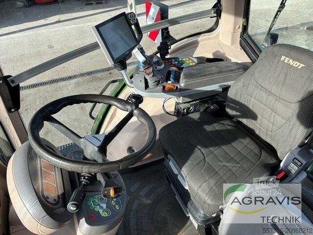 Traktor Fendt 826 VARIO S4