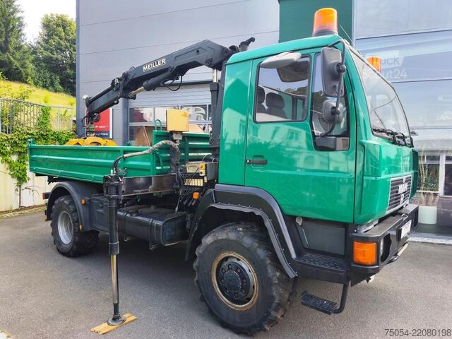 Kipper LKW MAN LKW Kipper mit Kran und Holzgreifer 7731