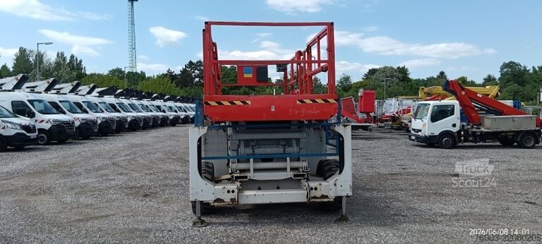 Scherenarbeitsbühne Genie GS3390 - 12,06 m - 4x4 - diesel