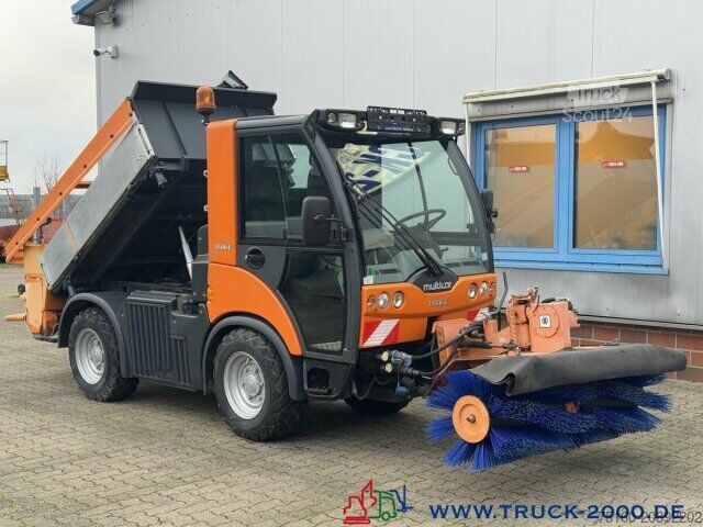 Kehrmaschine Multicar Tremo X56 Winterdienst Streuer + Besen NUR7536KM