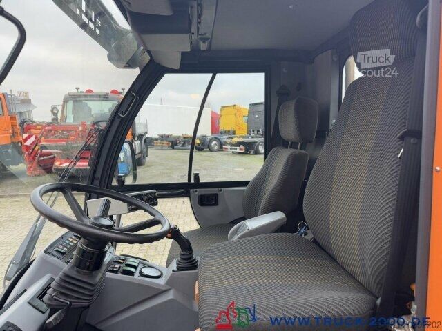 Kehrmaschine Multicar Tremo X56 Winterdienst Streuer + Besen NUR7536KM