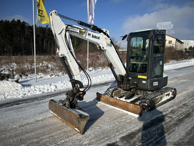 Mini excavator Bobcat E35