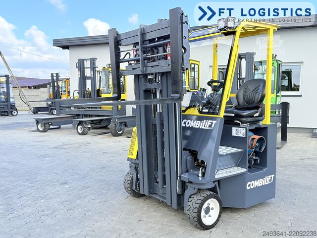 štvorcestný vysokozdvižný vozík Combilift CB2500 GAS TRIPLEX 4900 FORK POSITIONER